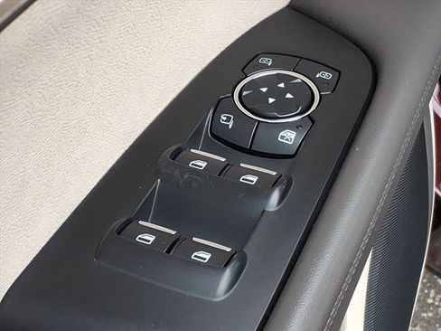 Certified 2020 Lincoln Nautilus Reserve image 13