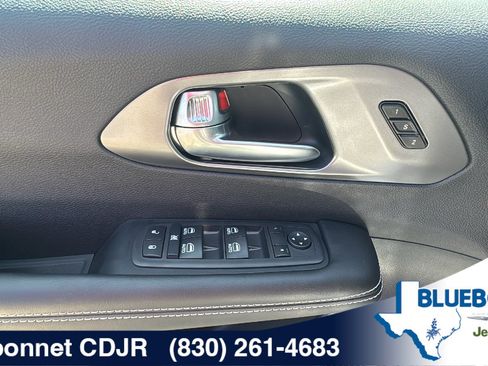 New 2026 Chrysler Pacifica Select FWD image 12