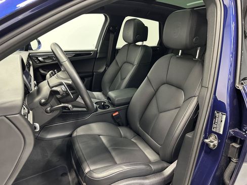 Certified 2026 Porsche Macan AWD/4WD image 5
