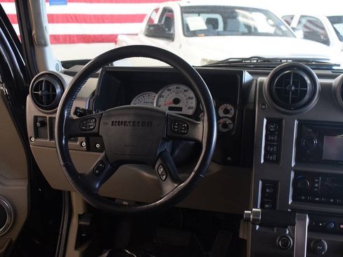 Used 2003 HUMMER H2 w/ Preferred Equipment Group AWD/4WD image 34