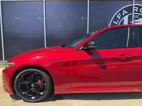 Used 2023 Alfa Romeo Giulia Veloce AWD/4WD image 16