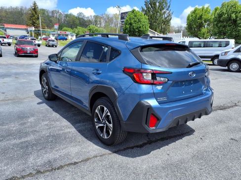 Used 2024 Subaru Crosstrek 2.0i Premium image 3