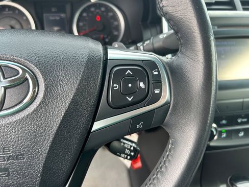 Used 2017 Toyota Camry SE image 17