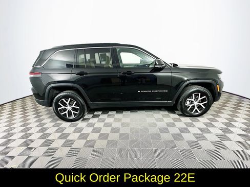 Used 2025 Jeep Grand Cherokee Limited AWD/4WD image 11