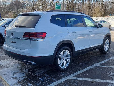 Certified 2023 Volkswagen Atlas SE image 3