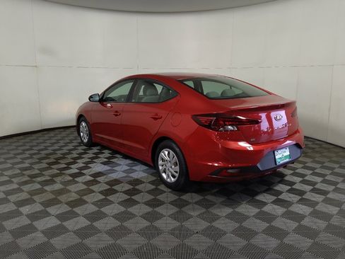 Used 2019 Hyundai Elantra SE FWD image 5