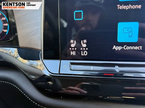 Used 2025 Volkswagen Atlas SE image 26