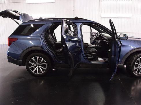 Used 2020 Ford Explorer ST image 37