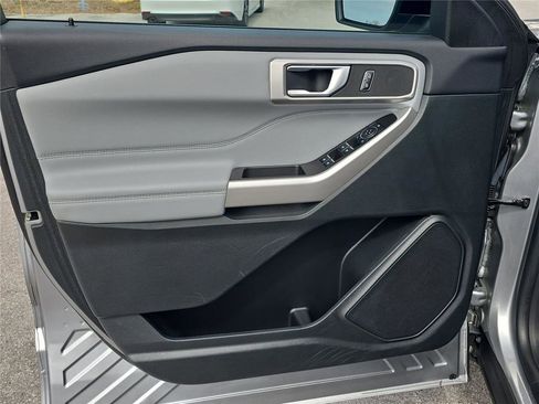 Used 2023 Ford Explorer XLT w/ Equipment Group 202A image 21