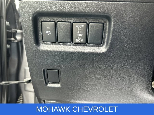 Used 2021 Toyota 4Runner Limited AWD/4WD image 19