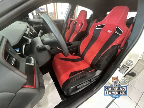 Used 2017 Honda Civic Type R image 3