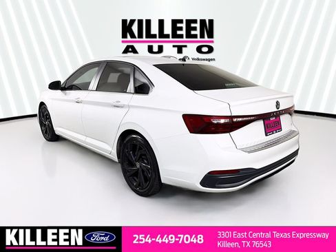 Used 2025 Volkswagen Jetta SE FWD image 6
