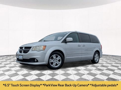 Used 2011 Dodge Grand Caravan Crew image 2