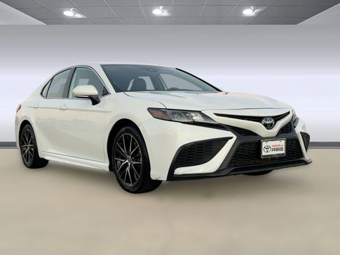 Used 2024 Toyota Camry SE image 7