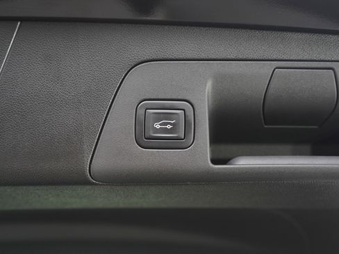 Used 2023 Buick Envision Essence image 18