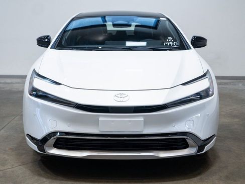 New 2026 Toyota Prius Plug-In Hybrid FWD image 2
