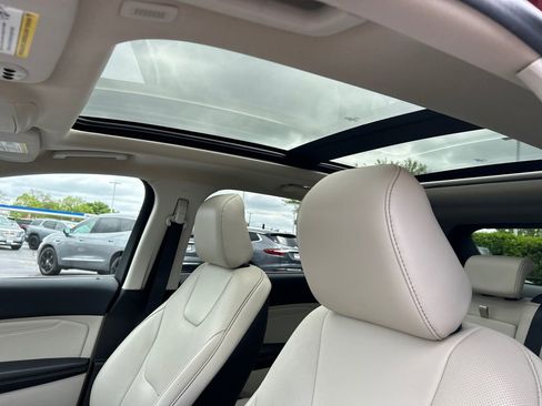 Used 2020 Ford Edge Titanium w/ Equipment Group 301A AWD/4WD image 27