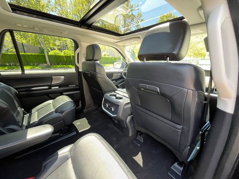 Used 2025 Ford Expedition Max Platinum AWD/4WD image 30