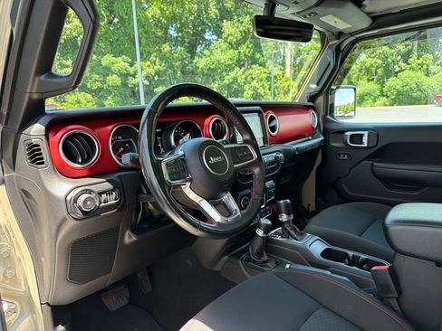 Used 2022 Jeep Wrangler Unlimited Rubicon w/ Dual Top Group AWD/4WD image 45