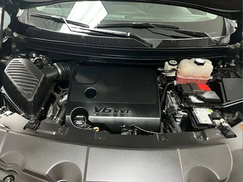 Used 2019 Chevrolet Traverse LS w/ LPO, Blackout Package FWD image 16