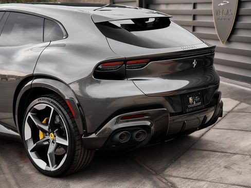 Used 2025 Ferrari Purosangue image 12