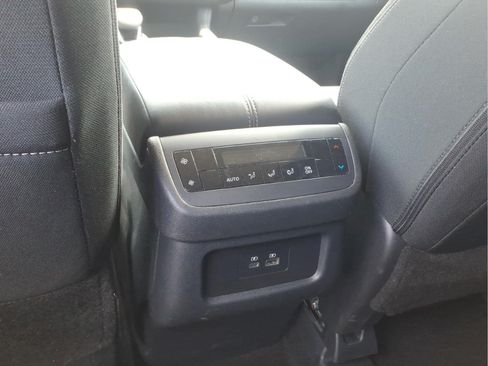 Used 2025 Nissan Pathfinder SV AWD/4WD image 13
