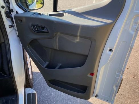 Used 2025 Ford Transit 250 Low Roof w/ Exterior Upgrade Package RWD image 33