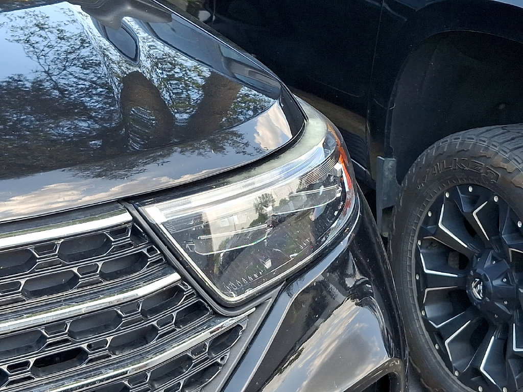 Used 2020 Ford Explorer XLT w/ Equipment Group 202A AWD/4WD image 4