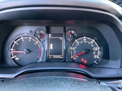 Used 2021 Toyota 4Runner SR5 Premium image 26