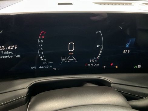 Used 2024 Cadillac XT4 Premium Luxury image 9