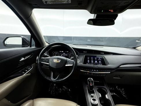 Used 2020 Cadillac XT4 Premium Luxury AWD/4WD image 33