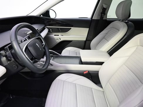 New 2026 Lincoln Nautilus Reserve w/ Jet Appearance Package image 13