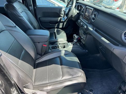 Used 2023 Jeep Wrangler Unlimited Sahara w/ Cold Weather Group image 19