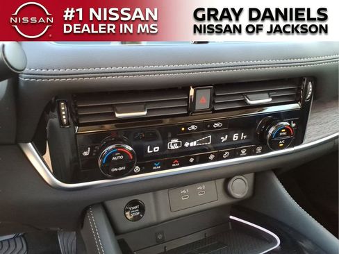 New 2026 Nissan Rogue Platinum image 18