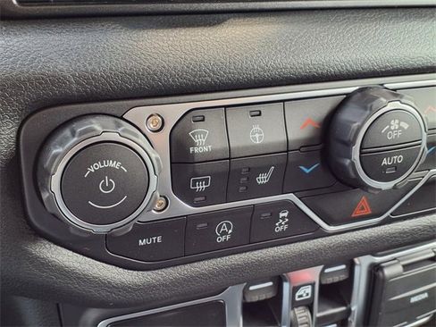 New 2025 Jeep Gladiator Sport image 7