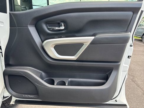 Used 2018 Nissan Titan PRO-4X w/ Pro-4x Convenience Package image 33