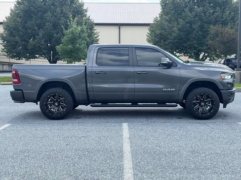 Used 2022 RAM 1500 Laramie AWD/4WD image 9