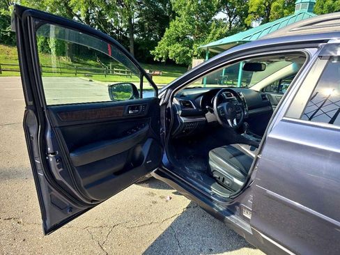 Used 2016 Subaru Outback 3.6R Limited image 9