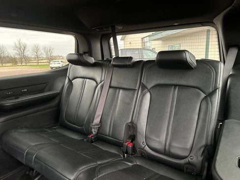 Used 2024 Jeep Wagoneer Series III AWD/4WD image 23