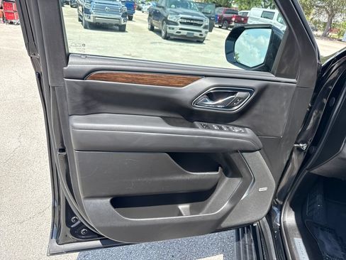 Used 2024 Chevrolet Suburban High Country AWD/4WD image 14