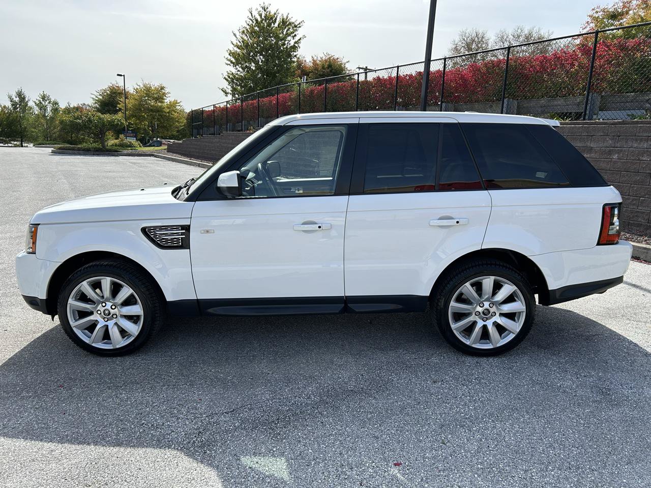Used 2013 Land Rover Range Rover Sport HSE LUX AWD/4WD image 7