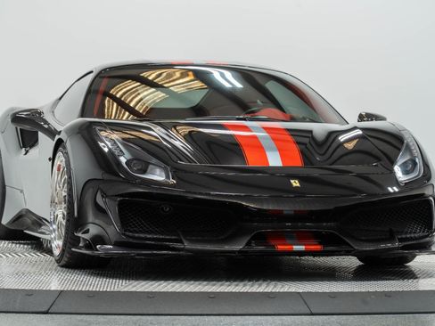 Used 2019 Ferrari 488 Pista Coupe RWD image 1