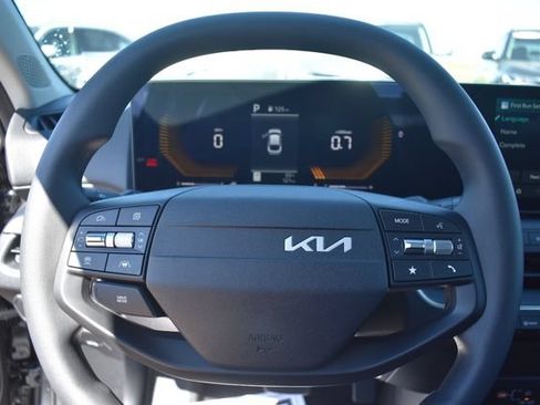 New 2026 Kia K4 FWD image 24