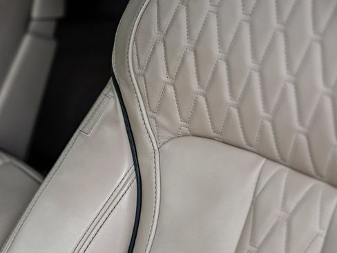 Used 2020 BMW X5 M50i w/ Executive Package image 25