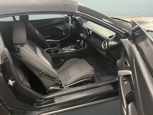 Used 2018 Chevrolet Camaro SS RWD image 22