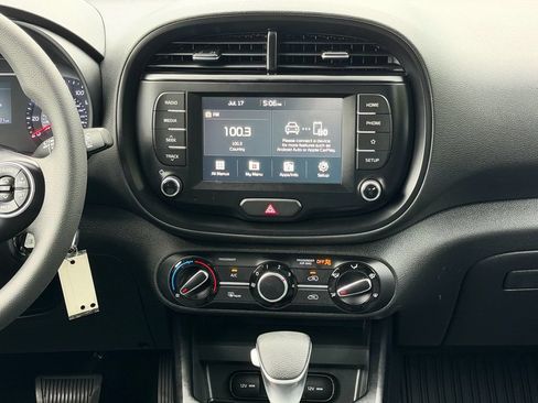 Used 2021 Kia Soul LX FWD image 17
