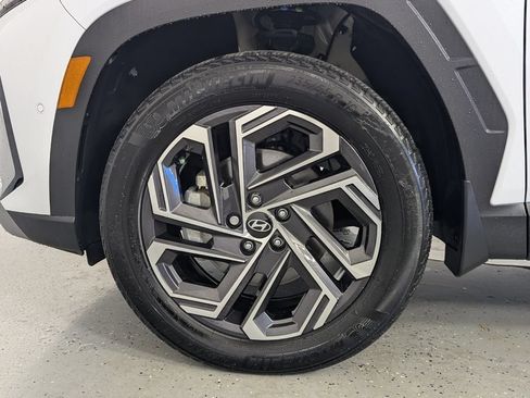 Certified 2025 Hyundai Tucson Limited AWD/4WD image 9