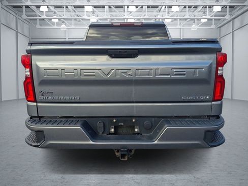 Used 2019 Chevrolet Silverado 1500 Custom w/ Custom Value Package image 4