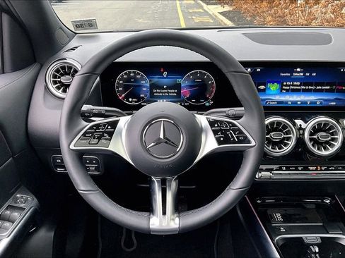 Used 2026 Mercedes-Benz GLA 250 4MATIC image 5