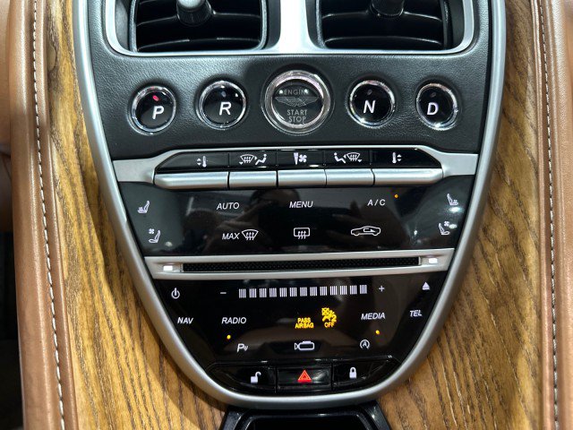 Used 2019 Aston Martin DB11 Volante RWD image 71